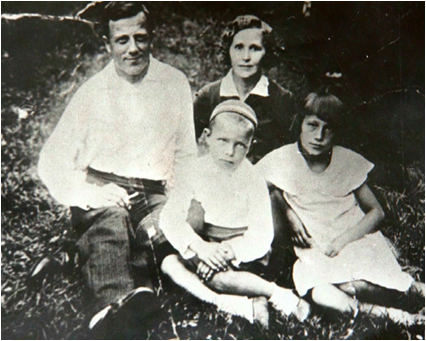 Валя Паршутин с семьей накануне войны